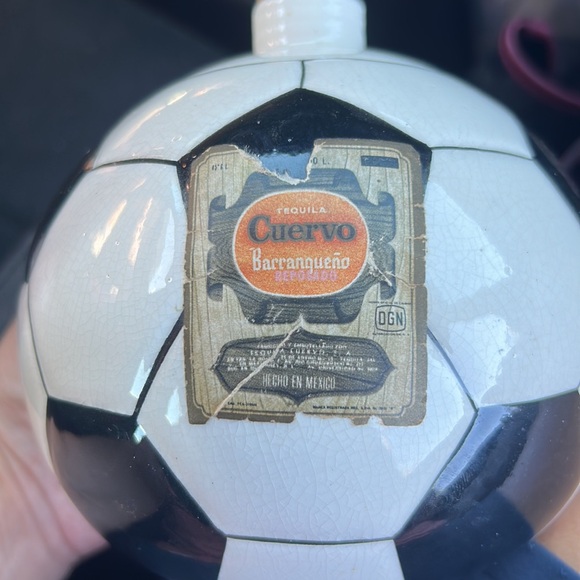 Vintage Jose Cuervo Whiskey decanter - Picture 3 of 3